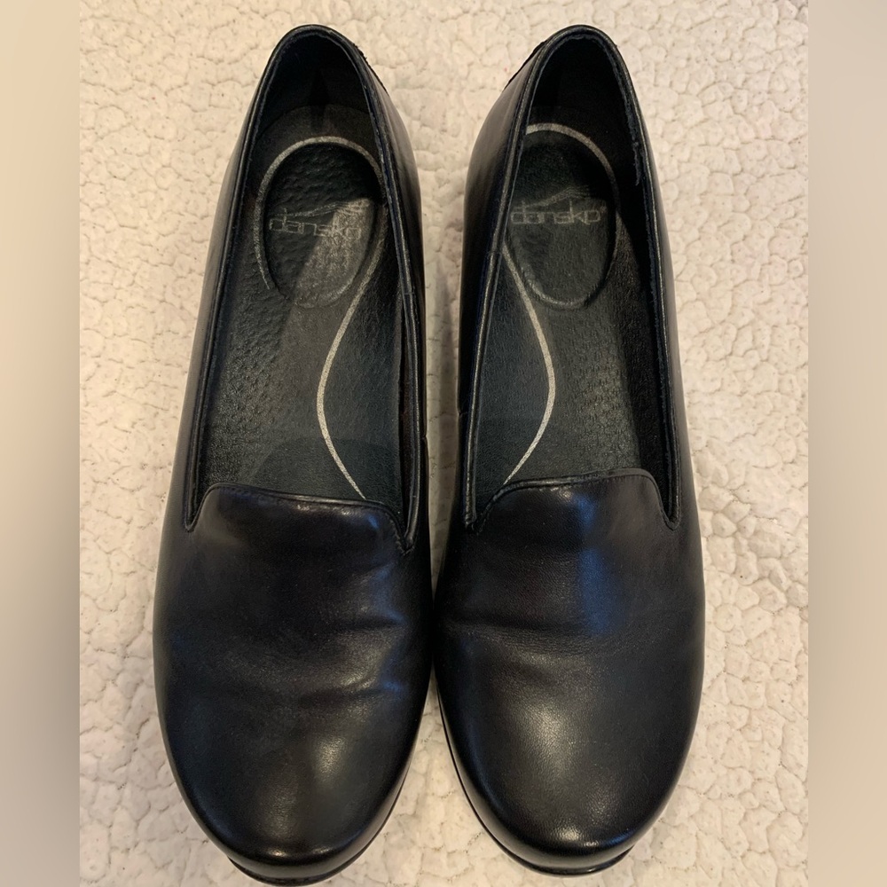 ☃️ NEW LOWER PRICE ☃️ ~ Dansko Black Slip-Ons